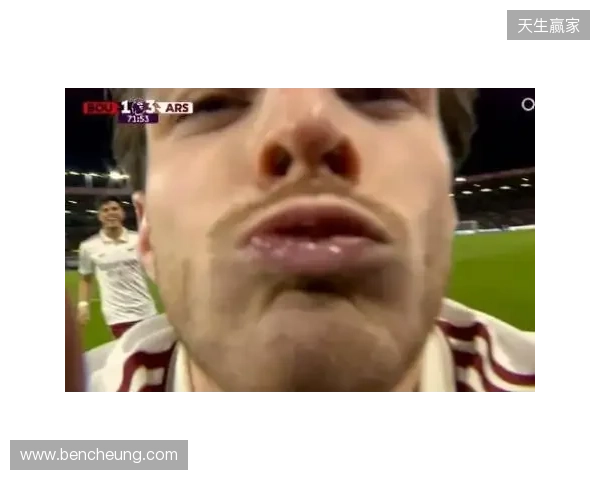 小雷:摄像机都是口水,得管你收费了!赖斯:只是轻吻了一下😂